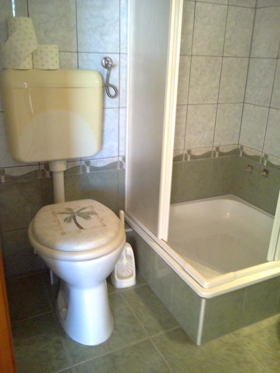 Marina-Buek Apartmanhaz Zimmer foto